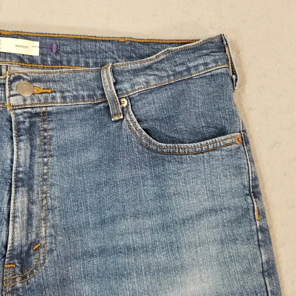 Levi's Signature jeans men's 38x30 Regular fit bootcut blue stretch denim pants